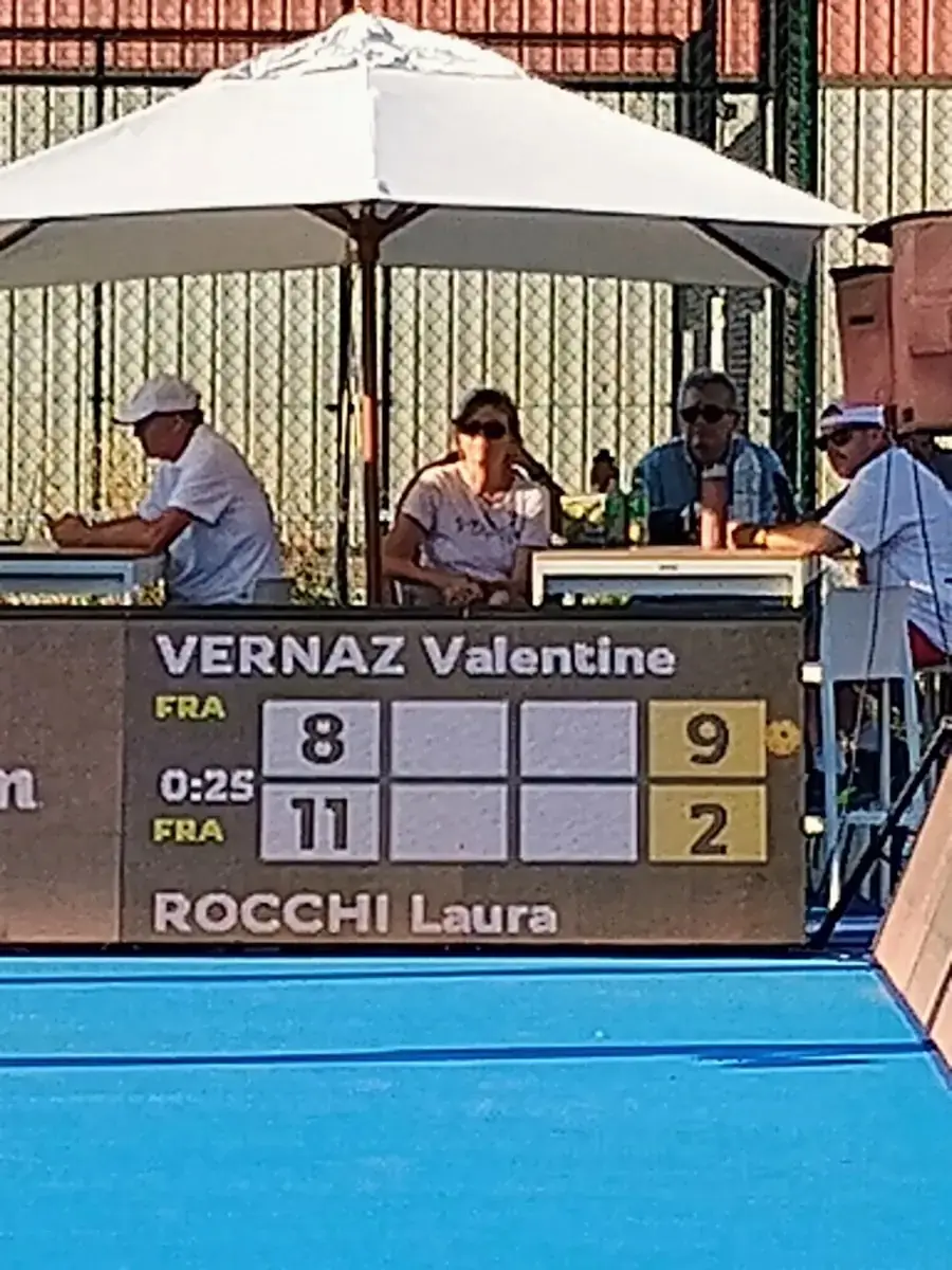 Tableau de score de la finale entre Laura Rocchi et Valentine Vernaz en simple dames 5.0 +19 ans aux Championnats de France de pickleball 2026